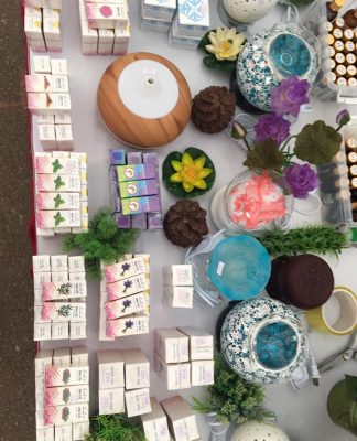 Dùng thiết bị tỏa hương tự động hay đèn xông, máy khuếch tán?